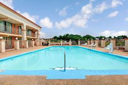 Super 8 By Wyndham Nashville Near Downtown / I 40