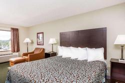 Days Inn by Wyndham Hendersonville