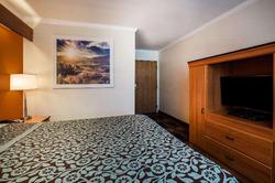 Days Inn & Suites by Wyndham Antioch
