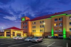 La Quinta Inn & Suites Indianapolis Airport West