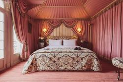 L Hotel
