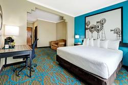 Super 8 by Wyndham San Antonio/Alamodome Area