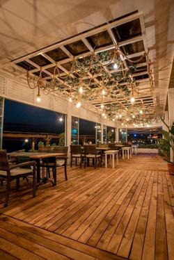 Side Beach Club
