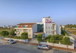 Risus Hotel Side