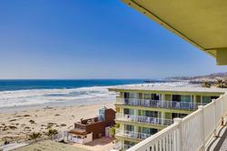 Surfer Beach Hotel