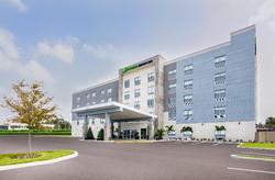 Holiday Inn Express & Suites Tampa - Stadium Area