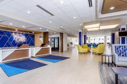 Holiday Inn Express & Suites Tampa - Stadium Area