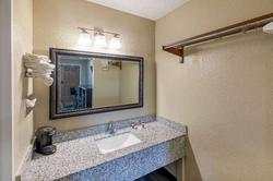 Super 8 by Wyndham Tulsa/Arpt/St Fairgrounds