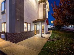 Super 8 by Wyndham College Park Wash DC Area