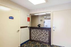 Howard Johnson by Wyndham College Park