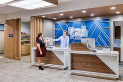 Holiday Inn Express Hotel & Suites Green Bay East