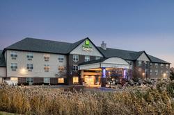 Holiday Inn Express Hotel & Suites Green Bay East