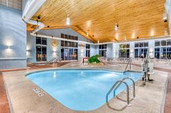 Holiday Inn Express Hotel & Suites Green Bay East
