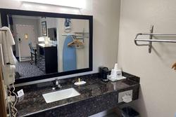 Days Inn by Wyndham Grove