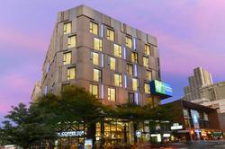 Holiday Inn Express Sukhumvit 11