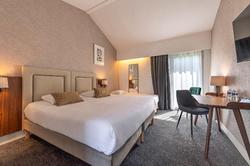 Le relais fleuri, Hotel & Restaurant Logis–Avallon