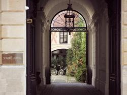 Yndo Hotel