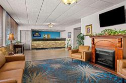 Days Inn by Wyndham Dubuque