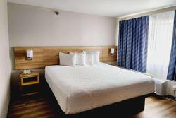 Days Inn &Suites by Wyndham Corpus Christi Central