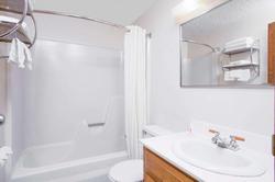 Super 8 by Wyndham Clear Lake