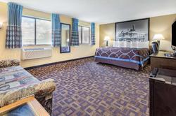 Super 8 by Wyndham Decorah
