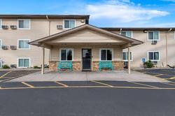 Super 8 by Wyndham Council Bluffs IA Omaha NE Area