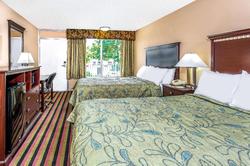 Days Inn by Wyndham Fort Lauderdale Apt Cruise Prt