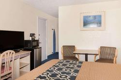 Travelodge by Wyndham Los Banos CA