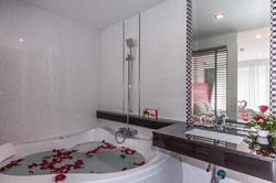 Patong Holiday Hotel