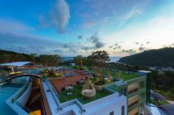 Crest Resort and Pool Villas