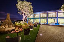 Crest Resort and Pool Villas