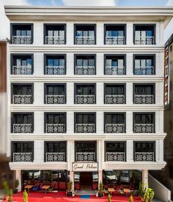 Grand Palace Hotel