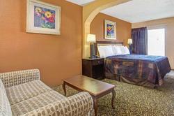 Days Inn & Suites by Wyndham Tampa near Ybor City
