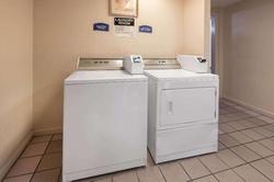 Howard Johnson by Wyndham Albuquerque Midtown