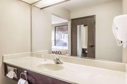 Super 8 by Wyndham Madison/Hanover Area