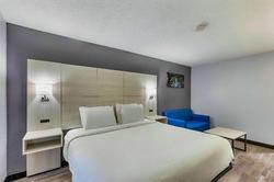 Days Inn by Wyndham Savannah Gateway I-95