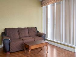 Super 8 by Wyndham Youngstown/Girard