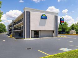Days Inn & Suites Indianapolis Airport East