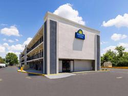 Days Inn & Suites Indianapolis Airport East