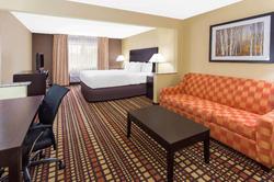 Days Inn & Suites by Wyndham Davenport East