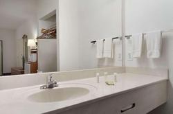 Super 8 by Wyndham Chatsworth/Dalton