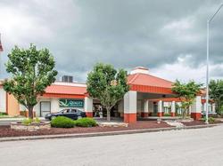 Quality Inn & Suites Kansas City I-435N Near Sport