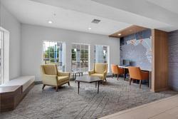 Holiday Inn Express and Suites Destin E Commons Ma