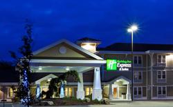 Holiday Inn Express and Suites Iron Mountain
