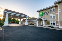 Holiday Inn Express and Suites Iron Mountain