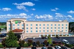 Holiday Inn Express and Suites Cookeville