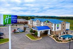 Holiday Inn Express and Suites Clarksville