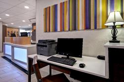 Holiday Inn Express and Suites Allentown Cen Dorne