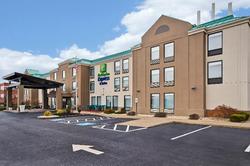 Holiday Inn Express and Suites Allentown Cen Dorne