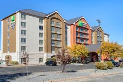 Holiday Inn Express and Suites Albuquerque Midtown